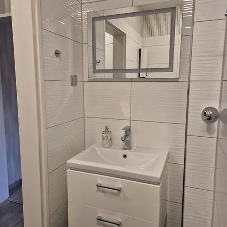 Studio Apartment *